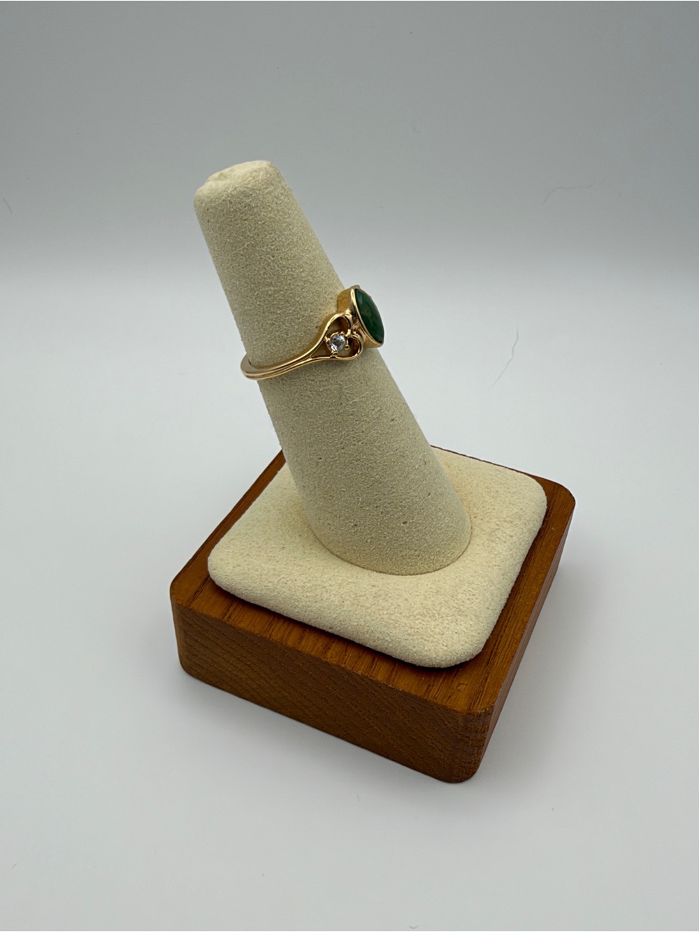 Vintage Avon 18K HGE GTR Marquise Jade Green Cabochon Ring Gold Electroplat - Picture 4 of 8